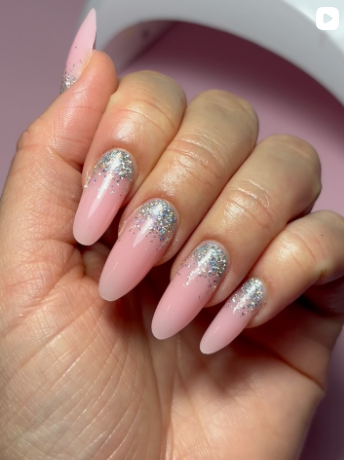 Uñas rosa glitter
